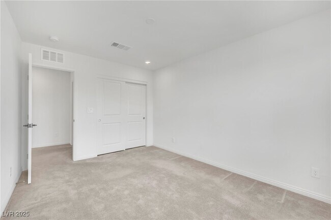 Building Photo - 945 Glenhaven Pl