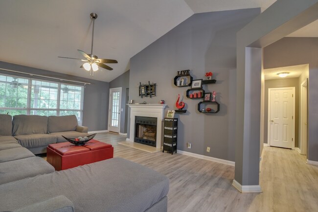 Building Photo - 2301 N Cromwell Ct