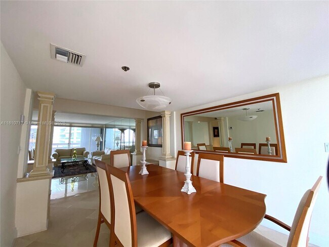 Building Photo - 1627 Brickell Ave