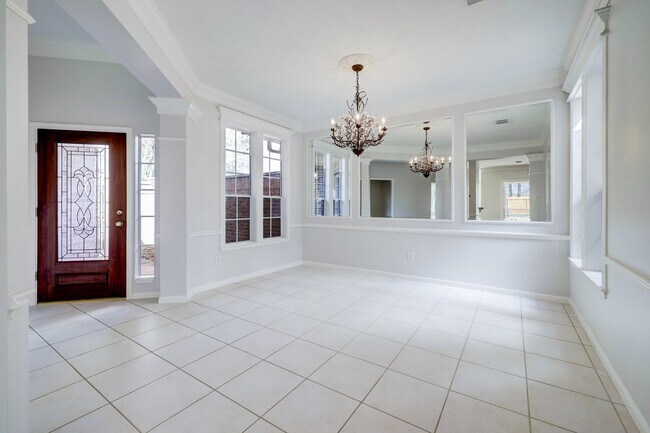 Building Photo - 14 Greenside Pl
