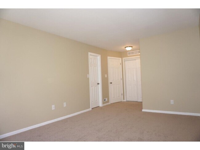Building Photo - 509 Steeplechase Ct
