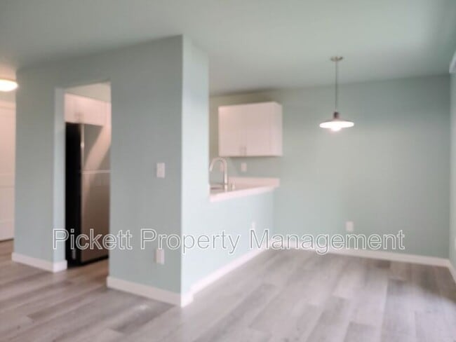 Building Photo - 3340 Narrows View Ln NE