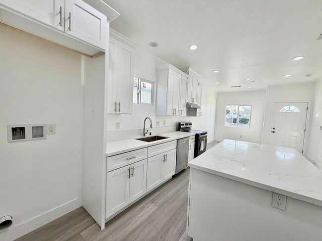 Building Photo - 11522 June St