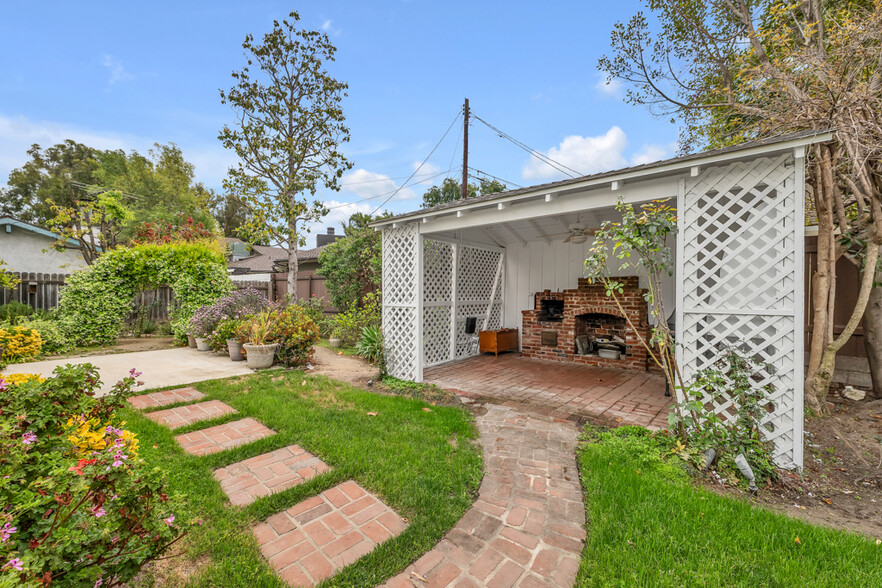 Building Photo - 4722 Forman Ave