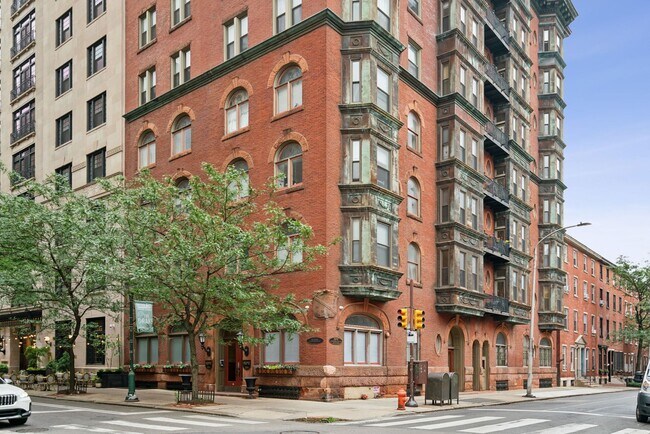Building Photo - The Newport