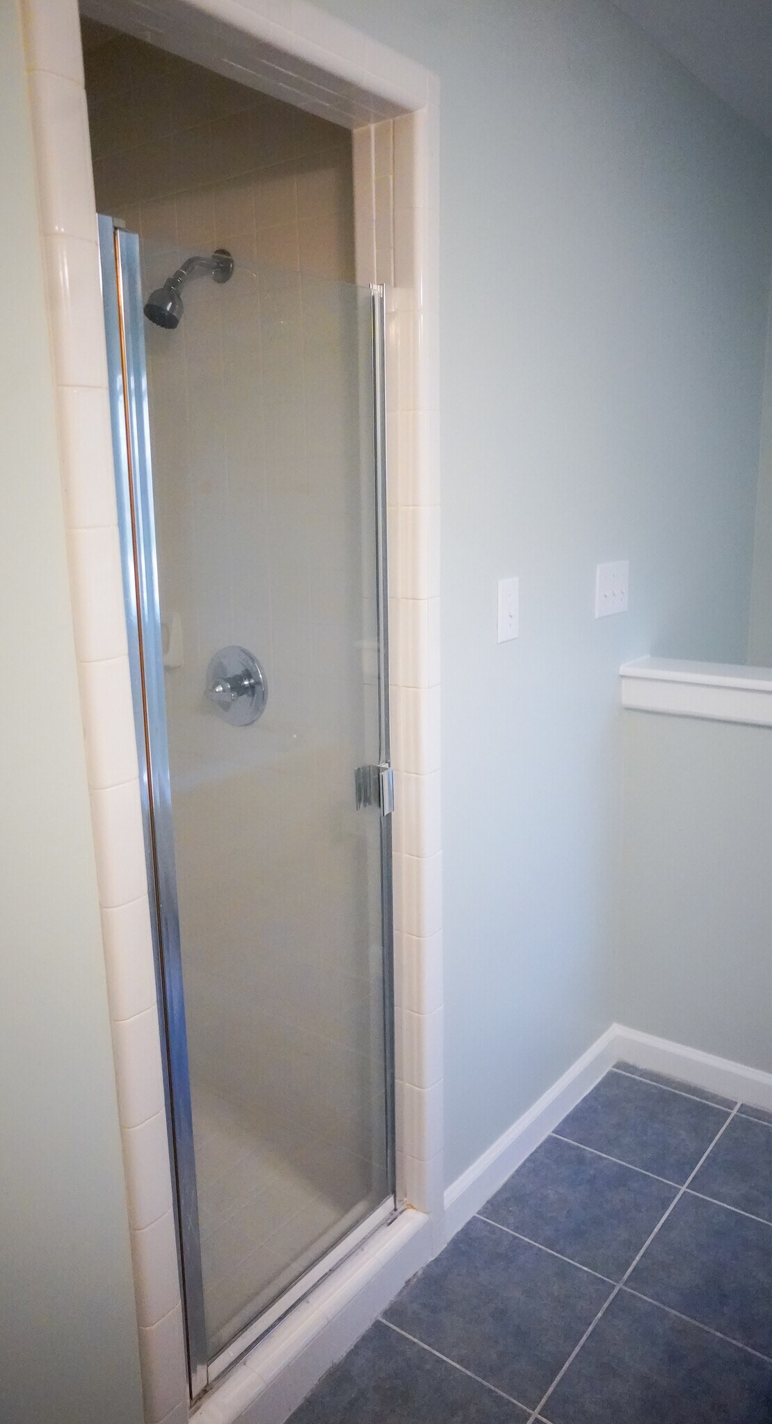 Primary bathroom - 3801 Lake Point Cir