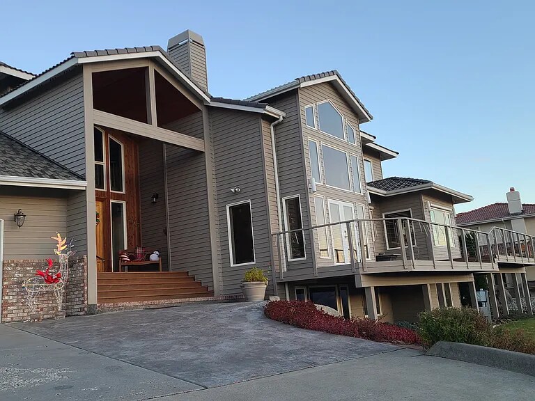 Building Photo - 2467 Twin Peaks Vw