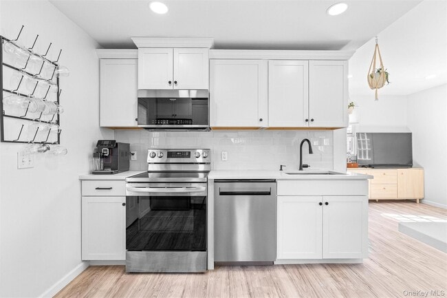 Building Photo - 78 Maple Ave