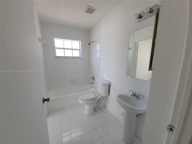 Building Photo - 6965 NW 173rd Dr