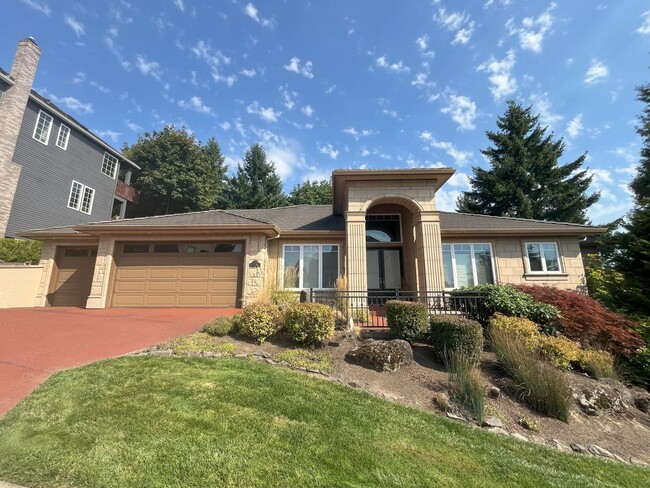 Building Photo - Forest-View Luxury Home with 5 Bedrooms, Luxury Primary Suite & Gourmet Kitchen