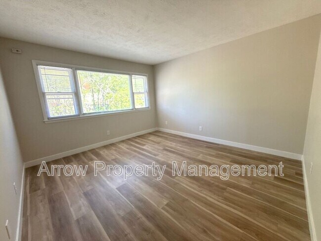 Building Photo - 2206 K St