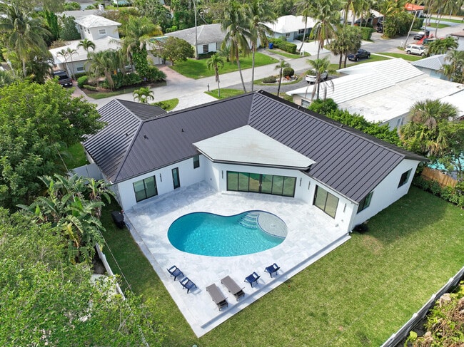 Building Photo - 1248 N Harbor Dr