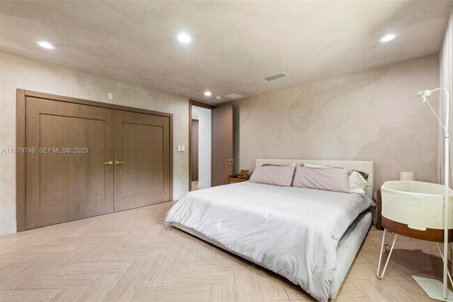 Building Photo - 15202 SW 80th Ave