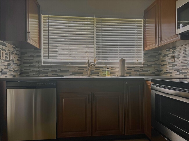 Building Photo - 4046 NW 19th St