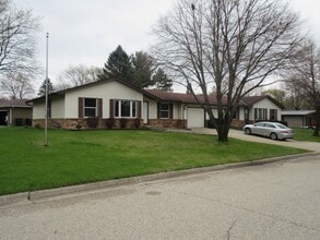 Building Photo - 2805-2807 Iroquois Ct.