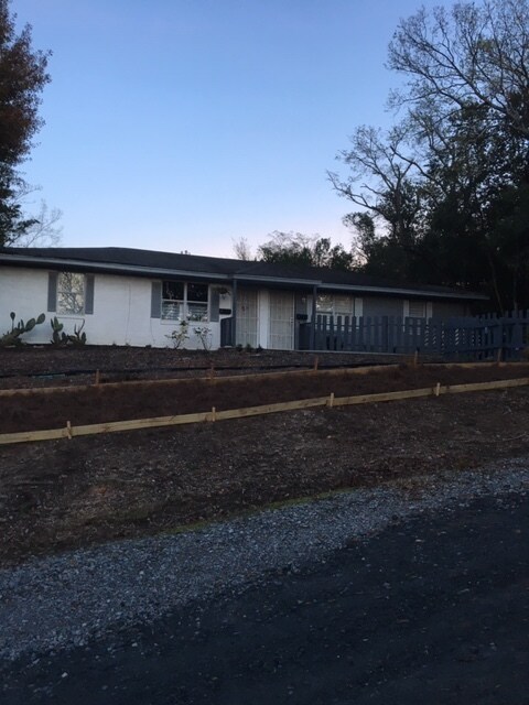 Building Photo - 666 Patton Ave