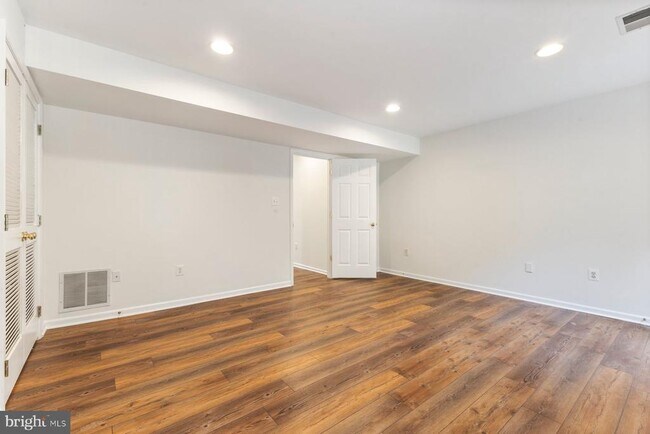 Building Photo - 9727 Faber Ln