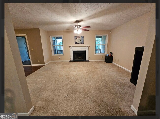 Building Photo - 2539 Oakridge Pl