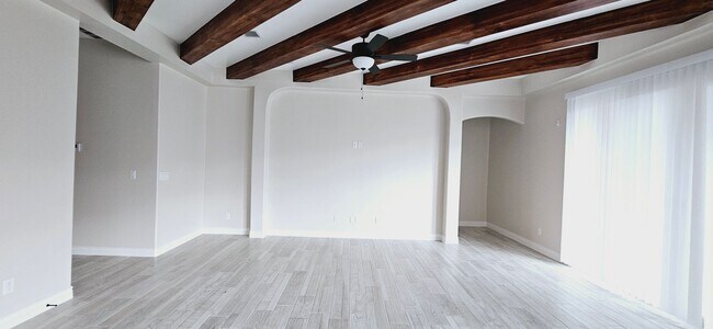 Building Photo - 1822 Bridle