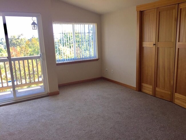 Building Photo - 3 bedroom in Seattle WA 98115