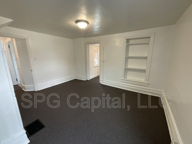 Building Photo - 118 S Harrison Ave