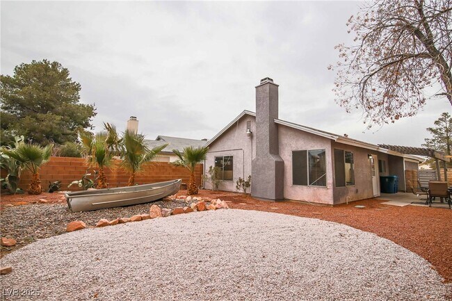 Building Photo - 7399 Topeka Dr