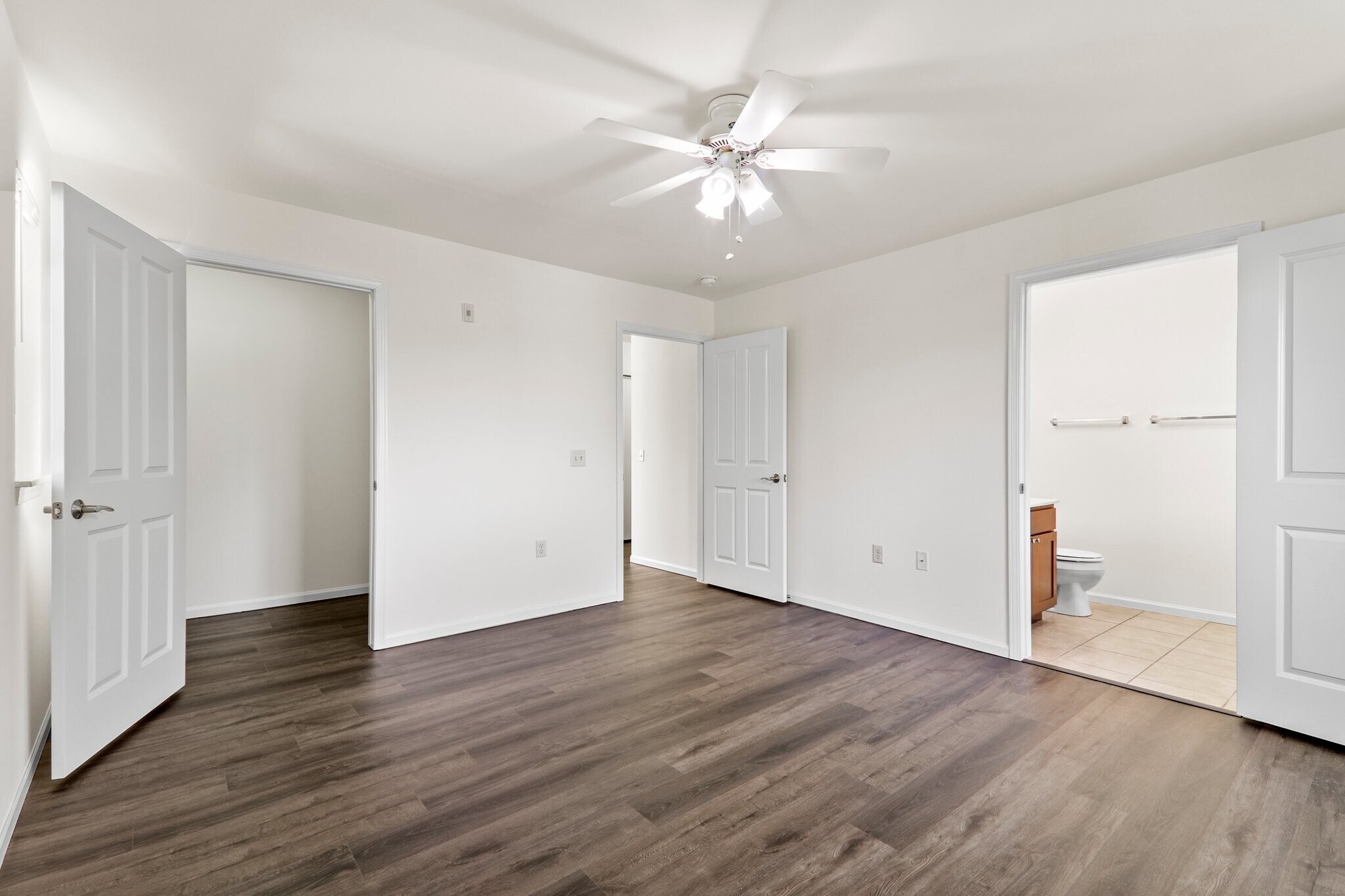 Building Photo - 838 N Thompson Dr