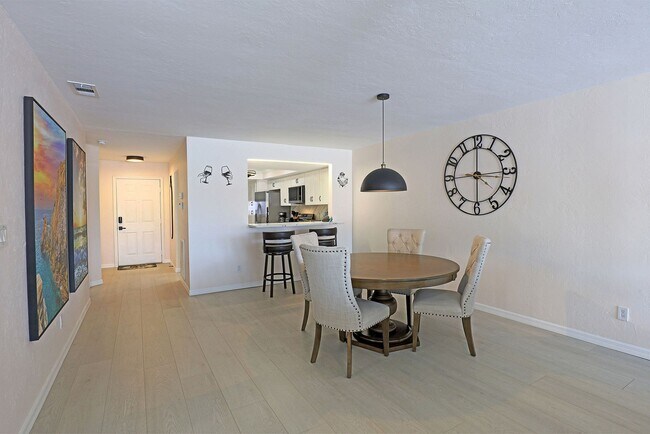Building Photo - 11921 Seabreeze Cove Ln