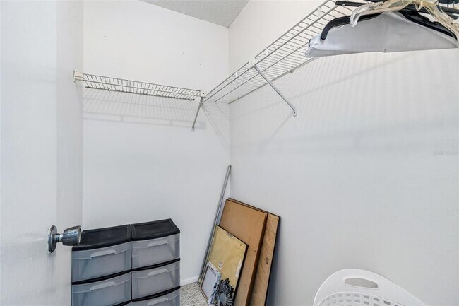 Building Photo - 11110 Carriage Hill Dr