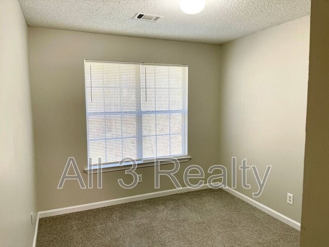 Building Photo - 6688 Sunset Hills Blvd