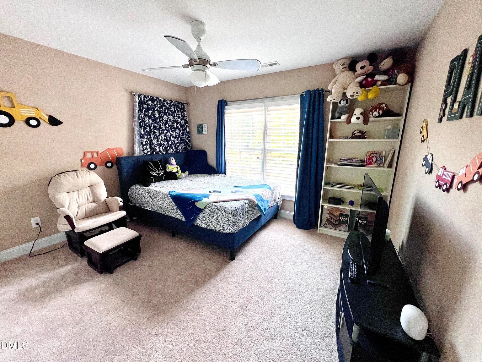 Building Photo - Room in House on Gold Rock Ln