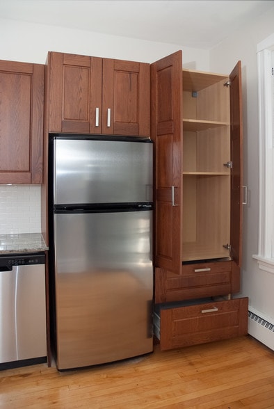Kitchen Storage 1 - 2017 W Cullom Ave