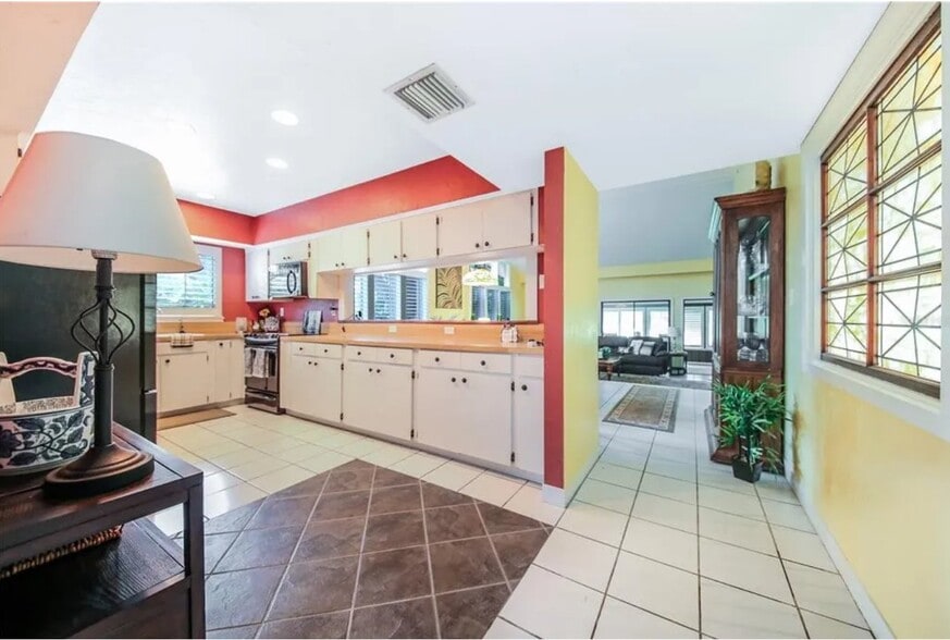 Building Photo - 107 Canterbury Dr