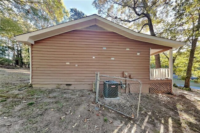 Building Photo - 392 Trotters Ridge