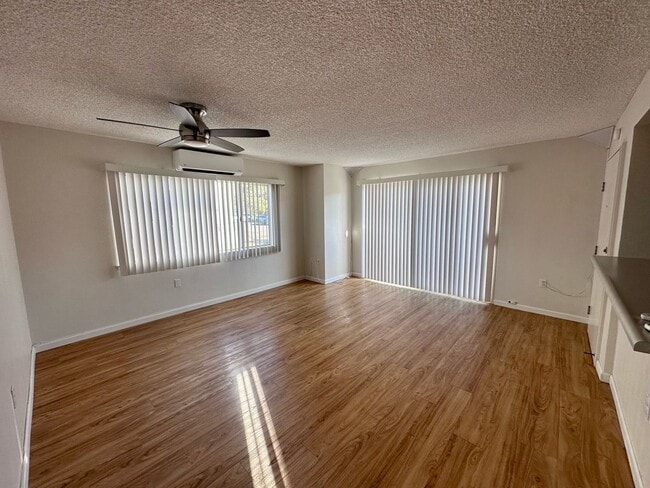 Building Photo - For Rent - [Hillsdale] 95-1195 Makaikai St...
