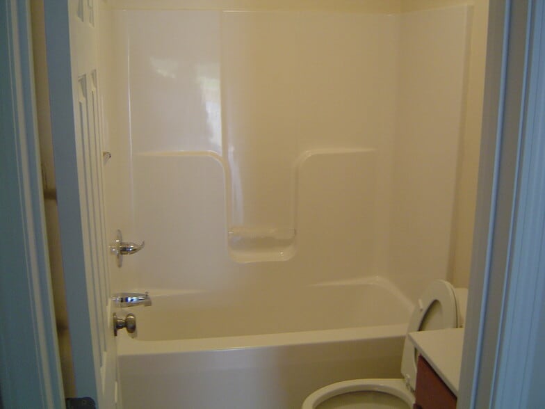 Building Photo - 412 N Ashe Ave