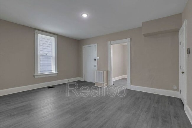 Building Photo - 174 N Princeton Ave