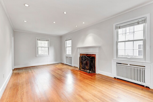 Building Photo - 3 Bed Colonial in AU Park | Finished Basement | Fenced Yard & Large Deck