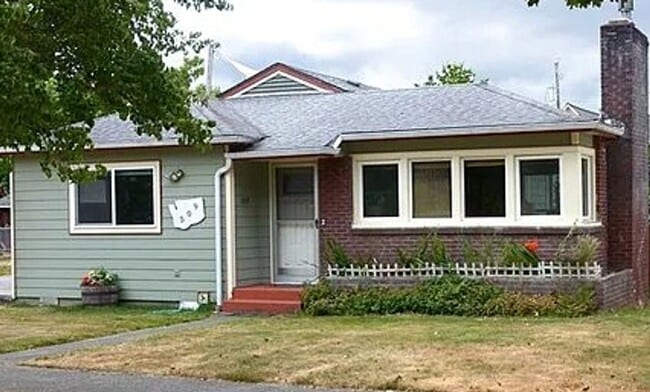 Primary Photo - Nice Rambler 3bd 1.75bath Avail. Oct. 3rd