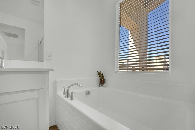 Building Photo - 129 Laguna Cmns Ln