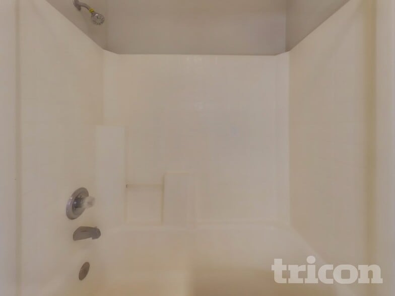 Building Photo - 15591 Eastwind Ave