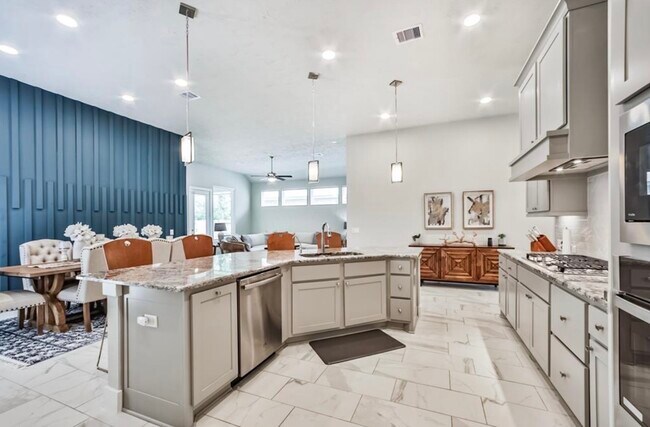 Building Photo - 13219 S Salmon River Cir