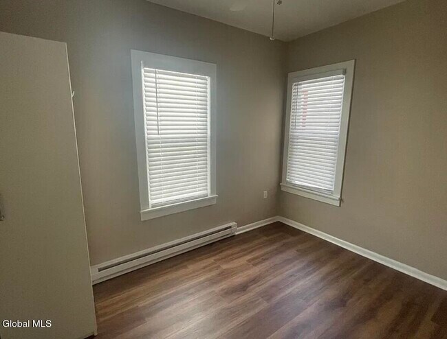 Building Photo - 110 Van Dam St