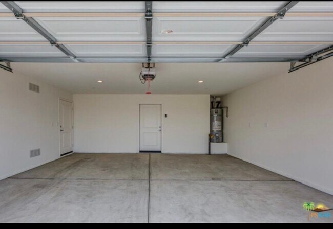 Building Photo - 12580 Maui Way