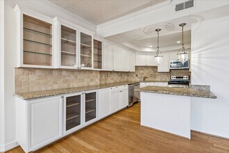 Building Photo - 21 Briar Hollow Ln