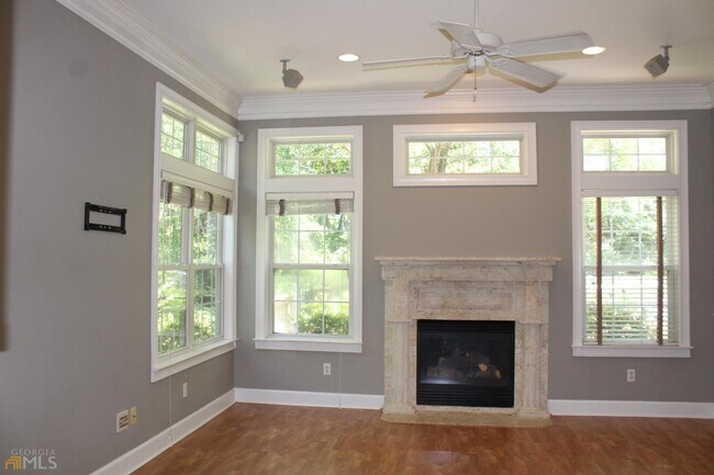 Building Photo - 203 Carrington Way