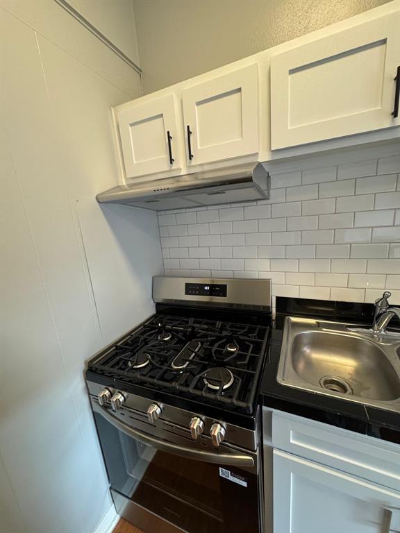 Building Photo - 608 W 51st St