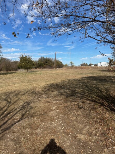 Building Photo - 16556 I-35