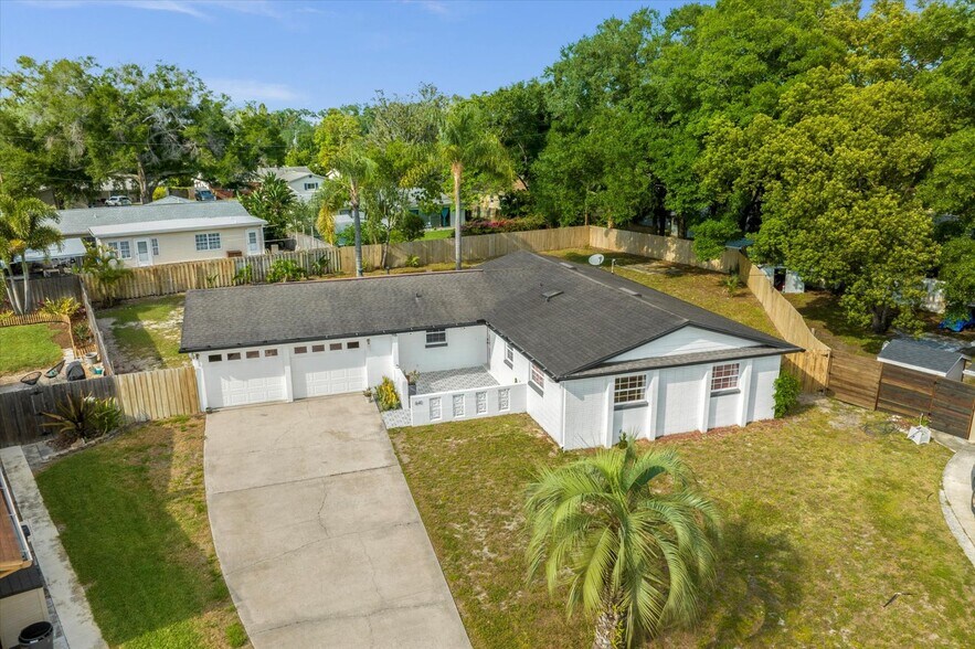 Building Photo - 641 Sherwood Dr