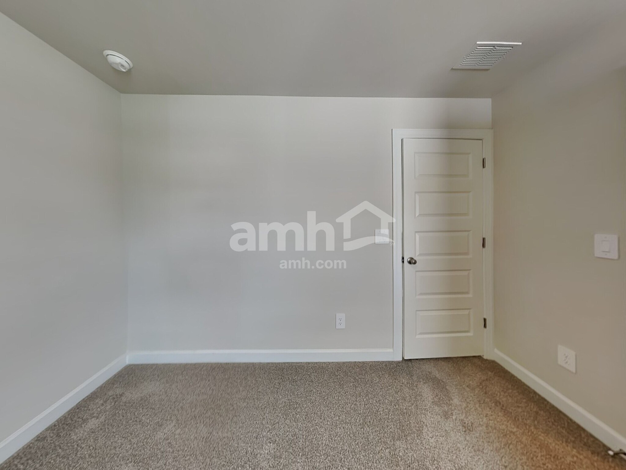 Building Photo - 303 Granby Trl